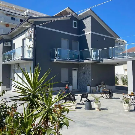 Bed and breakfast Frontemare Marina Ch