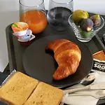 Oda ve Kahvaltı Frontemare Marina Ch San Salvo